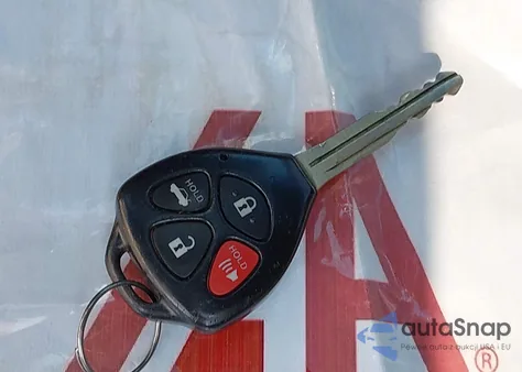 2010 Toyota Camry Se/Le/Xle z USA, uszkodzony, nr VIN 4T1BF3EK7AU106003